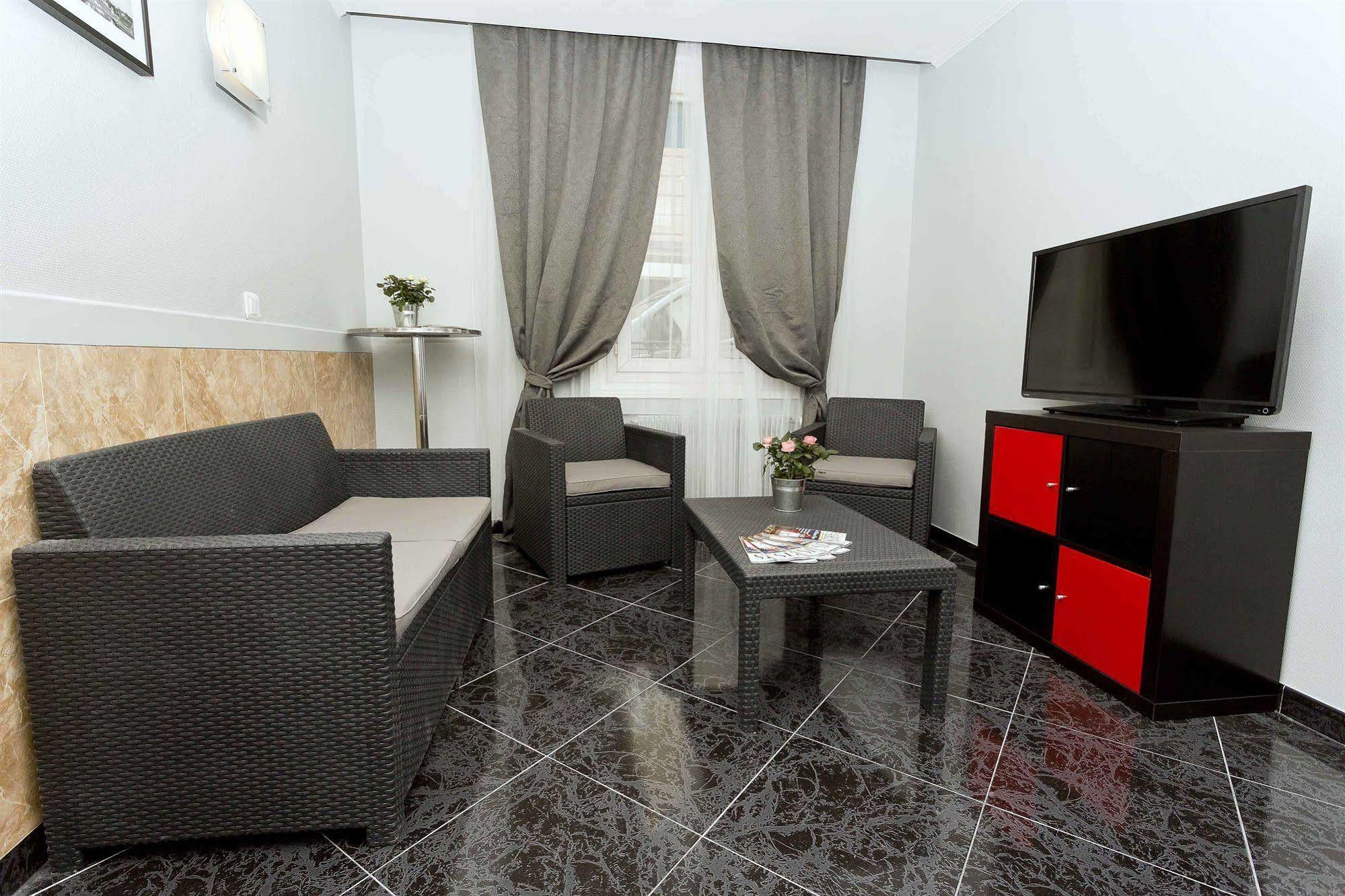 Huni Hotel Paris Exterior photo